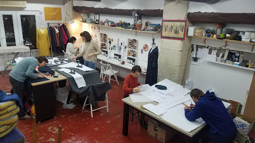 Cours de couture et de modélisme- Atelier fil Blanc by Inari à Marseille