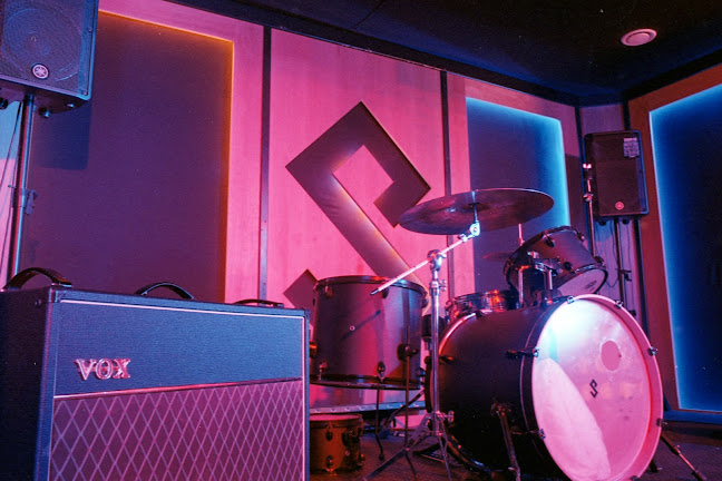 Reviews of PIRATE.COM - Rehearsal Studios in Leicester - Music store