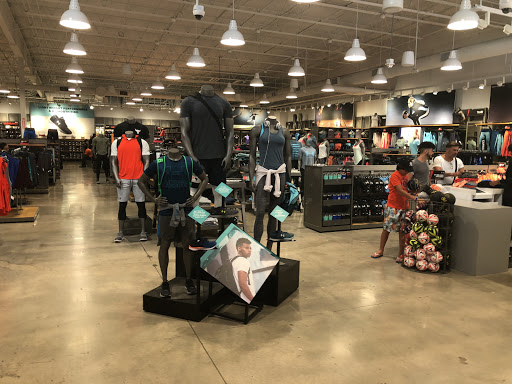 Clothing Store «Under Armour Factory House», reviews and photos, 12801 W Sunrise Blvd #429, Sunrise, FL 33323, USA