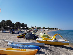 Foto di Platanitsi Beach area servizi