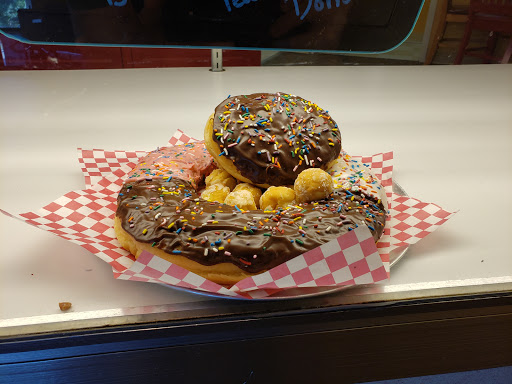 Donut Shop «Donut Hutt», reviews and photos, 1016 W Poplar Ave #111, Collierville, TN 38017, USA