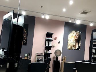Gil Zoola Hair Salon