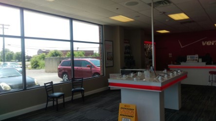 Cell Phone Store «Verizon Authorized Retailer, TCC», reviews and photos, 525 Beckett Rd #1, Swedesboro, NJ 08085, USA