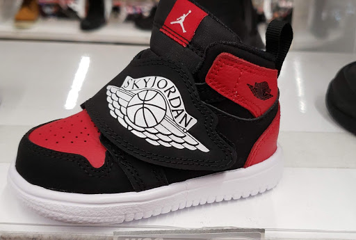 Shoe Store «WSS», reviews and photos, 104 W Foothill Blvd, Rialto, CA 92376, USA