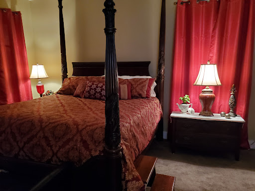 Lodge «The Farmhouse Inn», reviews and photos, 108 W Swan St, Centerville, TN 37033, USA