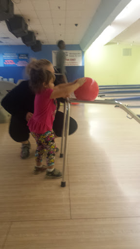 Bowling Alley «Vista Lanes Bowling Center», reviews and photos, 550 Oriskany Blvd, Yorkville, NY 13495, USA