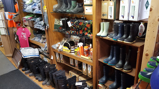 Pet Supply Store «Chelsea Farmers Supply», reviews and photos, 122 Jackson St, Chelsea, MI 48118, USA