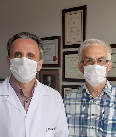 Prof. Dr. Tarık Kızıltan Kalp Damar Cerrahisi Uzmanı