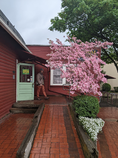 Grocery Store «Red Barn Natural Grocery», reviews and photos, 357 Van Buren St, Eugene, OR 97402, USA