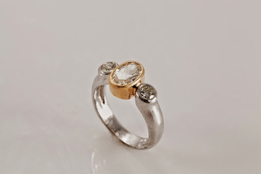 Jewelry Store «Jean Pierre Jewelers», reviews and photos, 21400 Ventura Blvd, Woodland Hills, CA 91364, USA