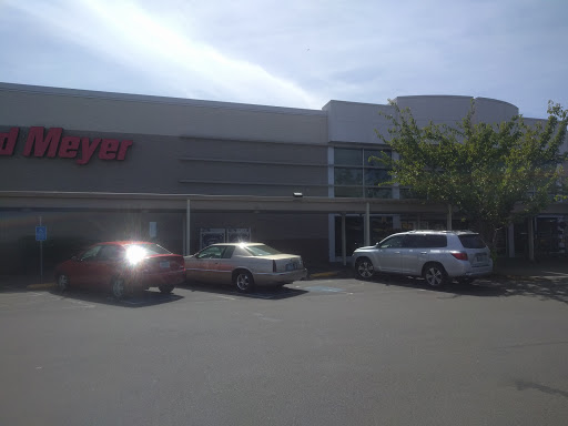 Grocery Store «Fred Meyer», reviews and photos, 2855 Broadway St NE, Salem, OR 97303, USA