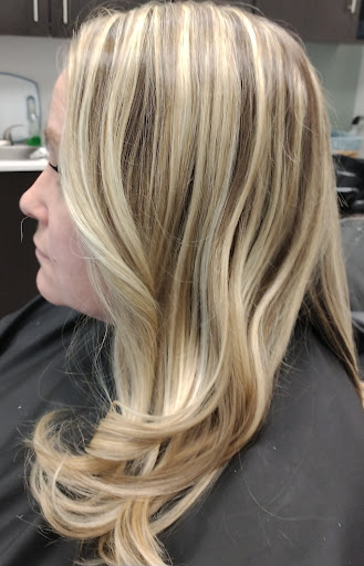Hair Salon «Signature Style Hair Salon», reviews and photos, 108 Wallace Ave, Downingtown, PA 19335, USA