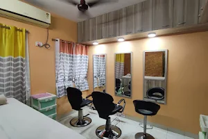 Fashino Hair & Beauty Studio ( women's only) b189/102 image