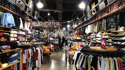 Clothing Store «Zumiez», reviews and photos, 15 Serramonte Center #338, Daly City, CA 94015, USA