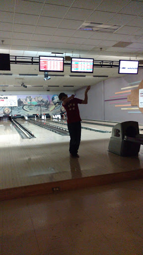 Bowling Alley «Striking Lanes Bowling», reviews and photos, 1535 Old Us 23, Hartland, MI 48353, USA