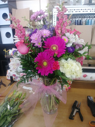 Florist «Soukal Floral Co. & Greenhouses», reviews and photos, 6118 S Archer Ave, Chicago, IL 60638, USA