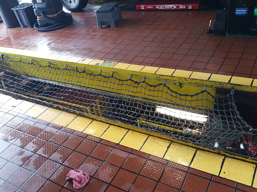 Oil Change Service «Jiffy Lube», reviews and photos, 1915 Hawkins Rd, Fenton, MO 63026, USA