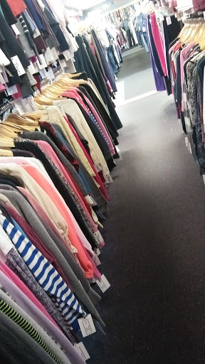 Used Clothing Store «Trending Threads LLC», reviews and photos, 711 E State St, Trenton, OH 45067, USA