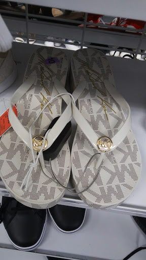 Clothing Store «Ross Dress for Less», reviews and photos, 926 Airport Center Rd, Allentown, PA 18109, USA