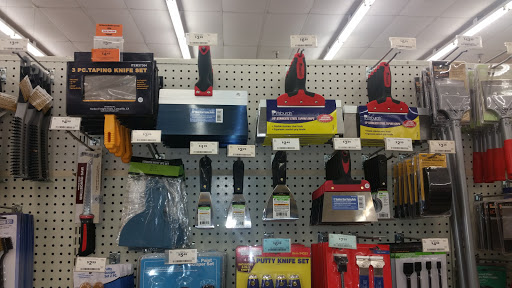 Hardware Store «Harbor Freight Tools», reviews and photos, 2 E 9 Mile Rd #6, Pensacola, FL 32534, USA