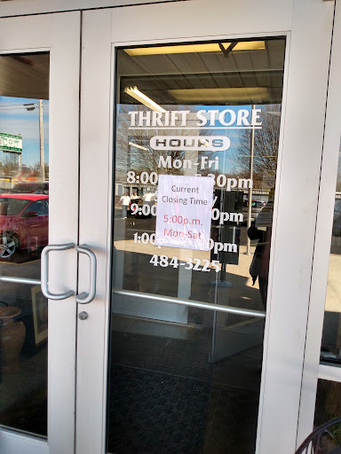 Thrift Store «Threads Of Hope Thrift Store», reviews and photos, 230 Woodmere Mall, Crossville, TN 38555, USA