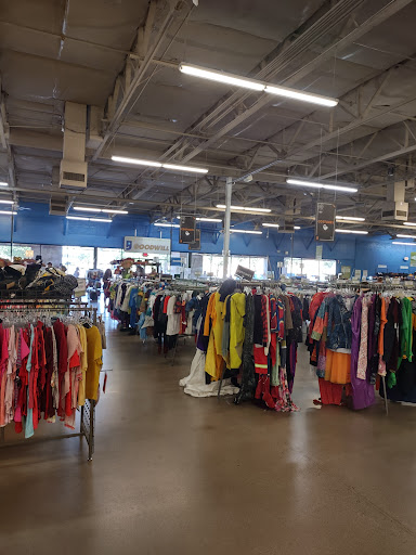 Thrift Store «Thunderbird & Scottsdale Goodwill Retail Store & Donation Center», reviews and photos, 14202 N Scottsdale Rd, Scottsdale, AZ 85254, USA