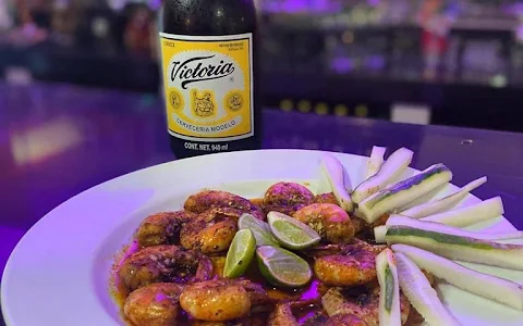 MAJAHUAS shrimp & beer image