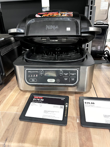 Electronics Store «Best Buy», reviews and photos, 3377 Berlin Turnpike, Newington, CT 06111, USA