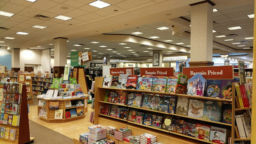 Book Store «Barnes & Noble Booksellers Ingram Festival», reviews and photos, 6065 NW Loop 410 #185, San Antonio, TX 78238, USA