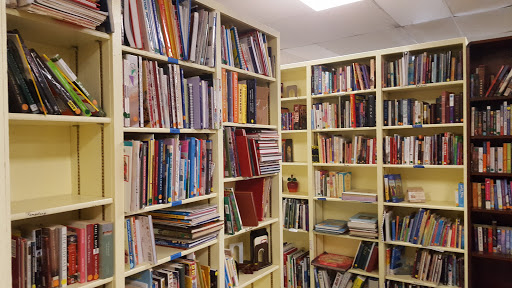 Used Clothing Store «T.E.A.M. Resale Shop», reviews and photos, 300 W Main St, Tomball, TX 77375, USA