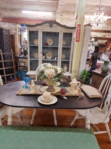 Antique Furniture Store «Jarfly Antique Market», reviews and photos, 47 Railroad Ave, Jefferson, GA 30549, USA