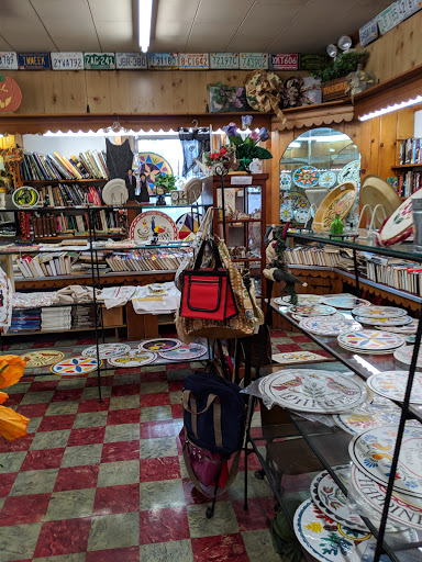 Tourist Attraction «Penna Dutch Gift Haus», reviews and photos, 93 Roadside Dr, Shartlesville, PA 19554, USA