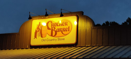 American Restaurant «Cracker Barrel Old Country Store», reviews and photos, 200 Bypass Rd, Williamsburg, VA 23185, USA