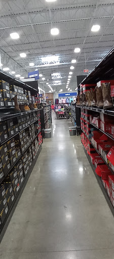 Sporting Goods Store «Academy Sports + Outdoors», reviews and photos, 140 E Bert Kouns Industrial Loop, Shreveport, LA 71106, USA