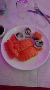 Sushi du Restaurant chinois Restaurant Shanghai Gourmet à Varennes-sur-Seine - n°3