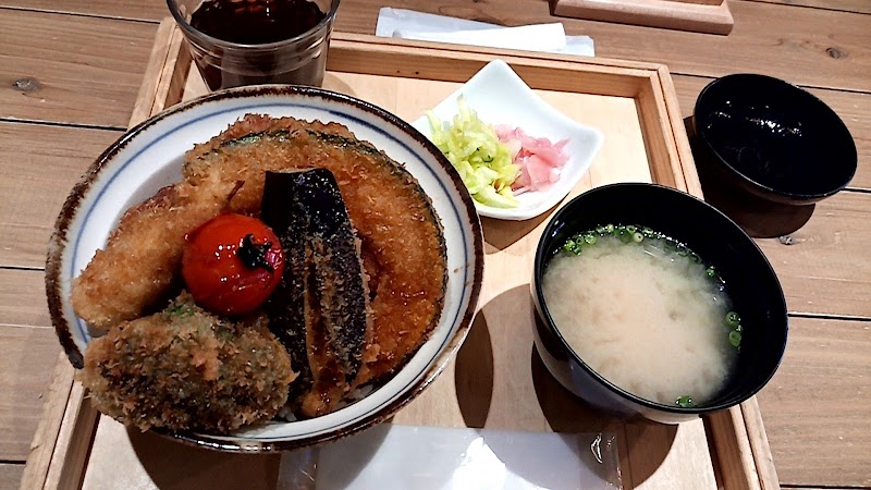 新潟カツ丼タレカツ 神保町すずらん通り店 東京都千代田区神田神保町 かつ丼屋 グルコミ