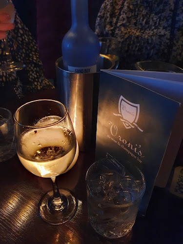 Reviews of Vroni's Wine Bar in Glasgow - Pub