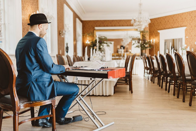 Anmeldelser af Pianist København. Oscar Gilbert. i Nørrebro - Musikbutik