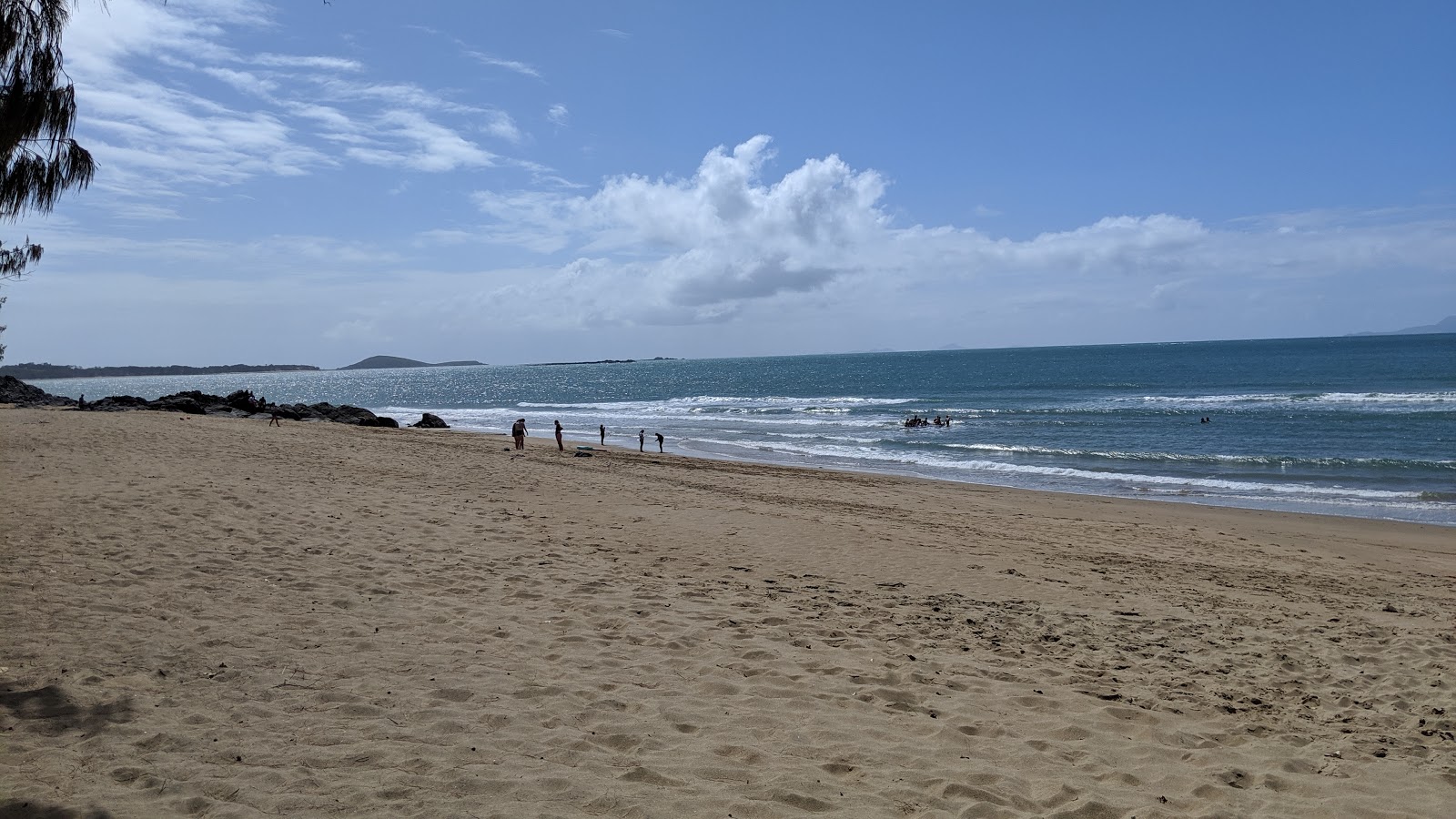 Fotografie cu Eimeo Beach - locul popular printre cunoscătorii de relaxare