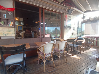 Mangıamo Cafe & Bistro