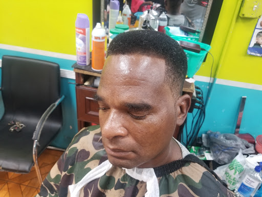 Hair Salon «Cut It Out!! Salon/Barbershop», reviews and photos, 1305 NW 40th Ave, Lauderhill, FL 33313, USA