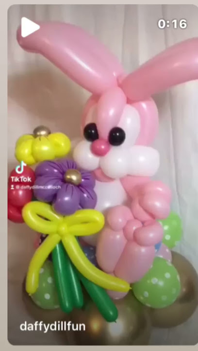Daffy Dill Balloon Twister