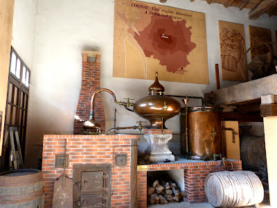 Musée du Cognac et du vin à Saint-Aulaye-Puymangou