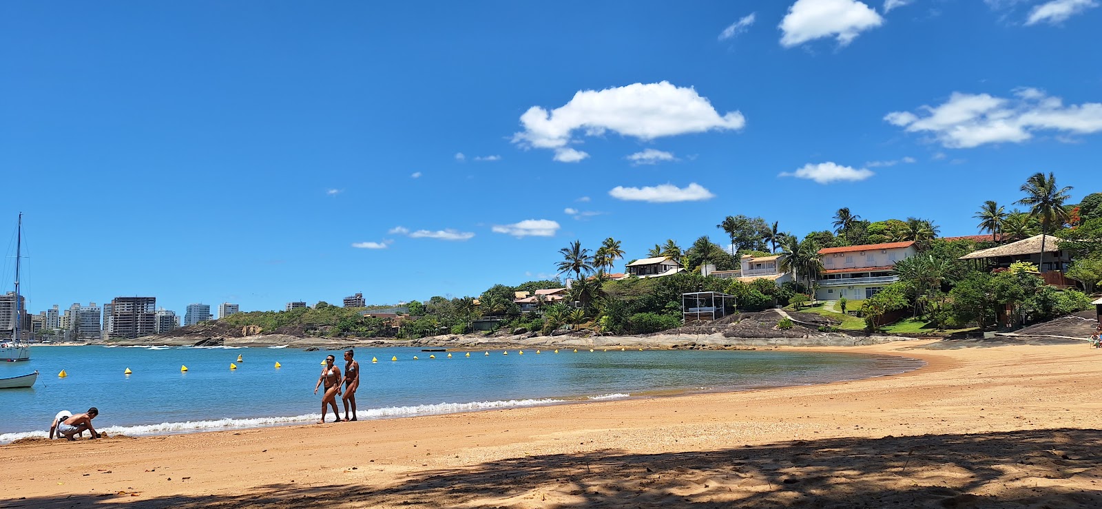 Photo de Praia da Cerca Lado Sul avec petite baie