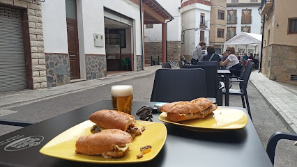 Bar El Trinquete - C. Mayor, 29, 12449 Pavies, Castellón, Spain