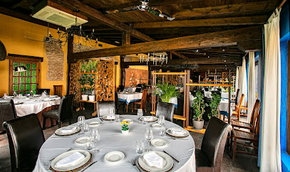 Restaurante El Caballero de Olmedo - C. Arco de San Francisco, N 2, 47410 Olmedo, Valladolid, Spain