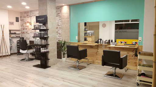 BAMBÚ Peluquería&Barbería en Almería, Almería