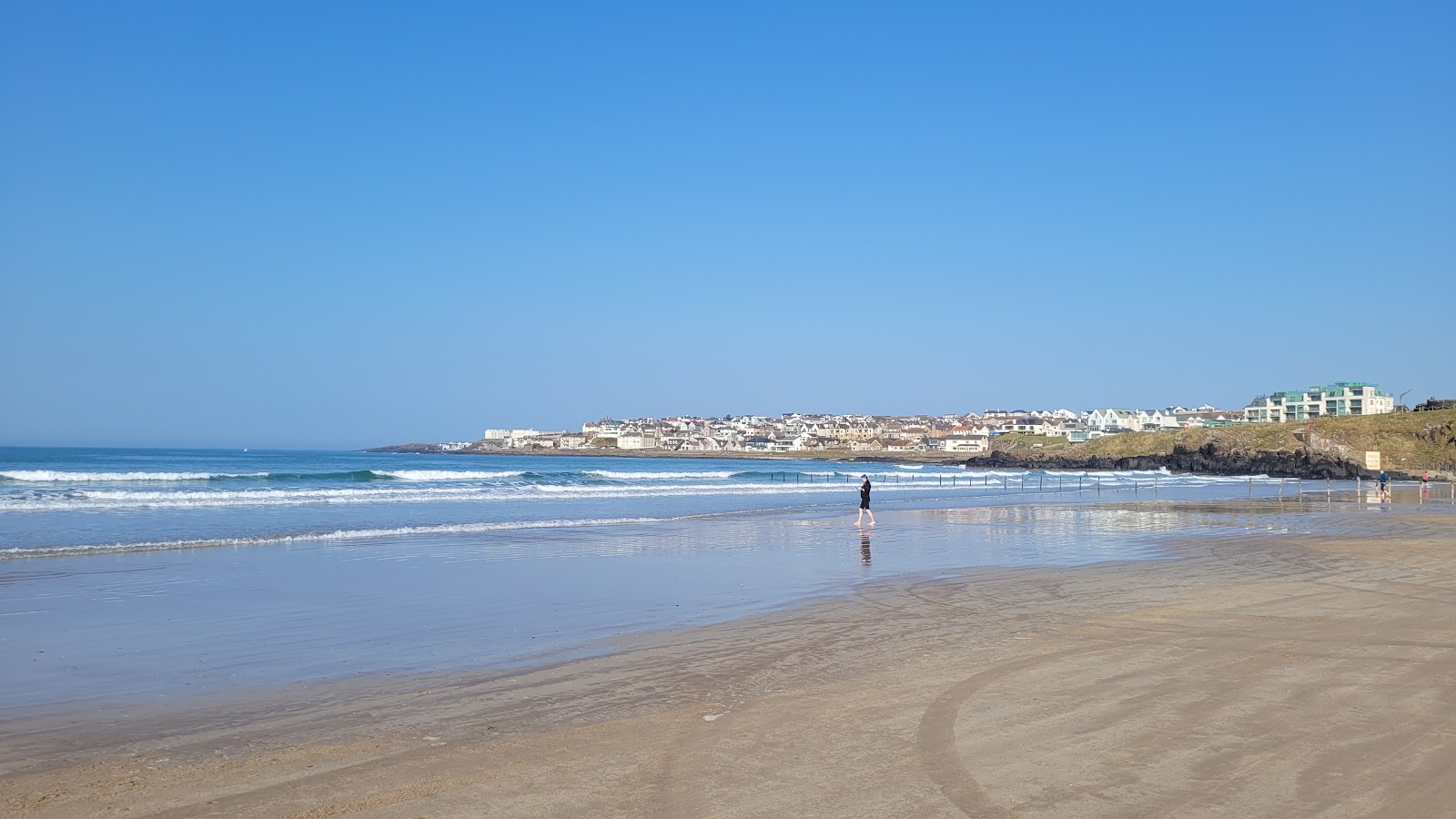 Fotografija Plaža Portstewart z dolga ravna obala