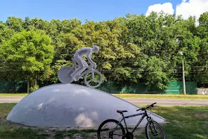 Monument cyclists image