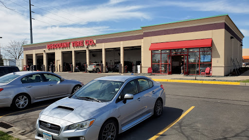 Tire Shop «Discount Tire Store - Plymouth, MN», reviews and photos, 1655 Annapolis Ln N, Plymouth, MN 55441, USA